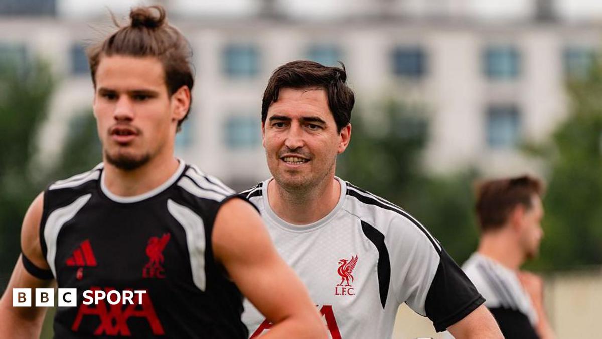 Pelatihan Terbuka Pertama Liverpool di Bawah Andoni Iraola: