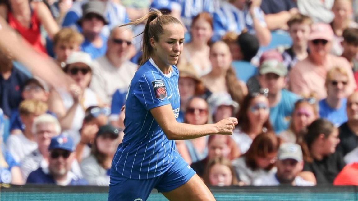 Lia Walti Kembali ke Brighton, Ungkap Kekecewaan Terhadap